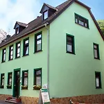 Kachel Bacharach